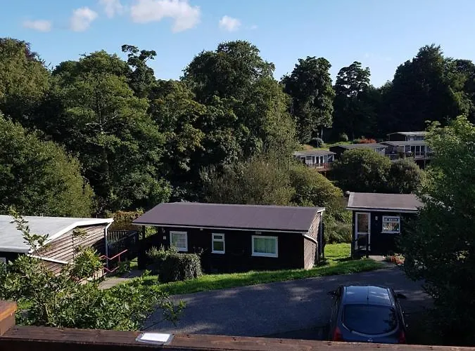 60 Upperlakeside Glan Gwna